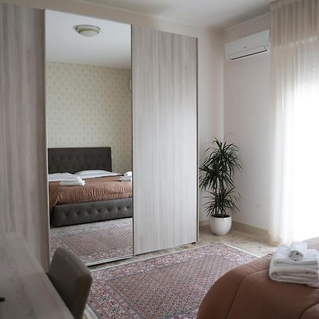 Blancohouse - Berto Luxury Rimini Centro Storico Apartment Exterior photo